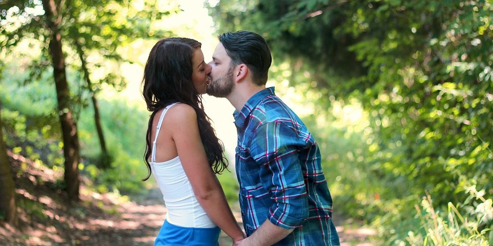 couple-3665841_960_720